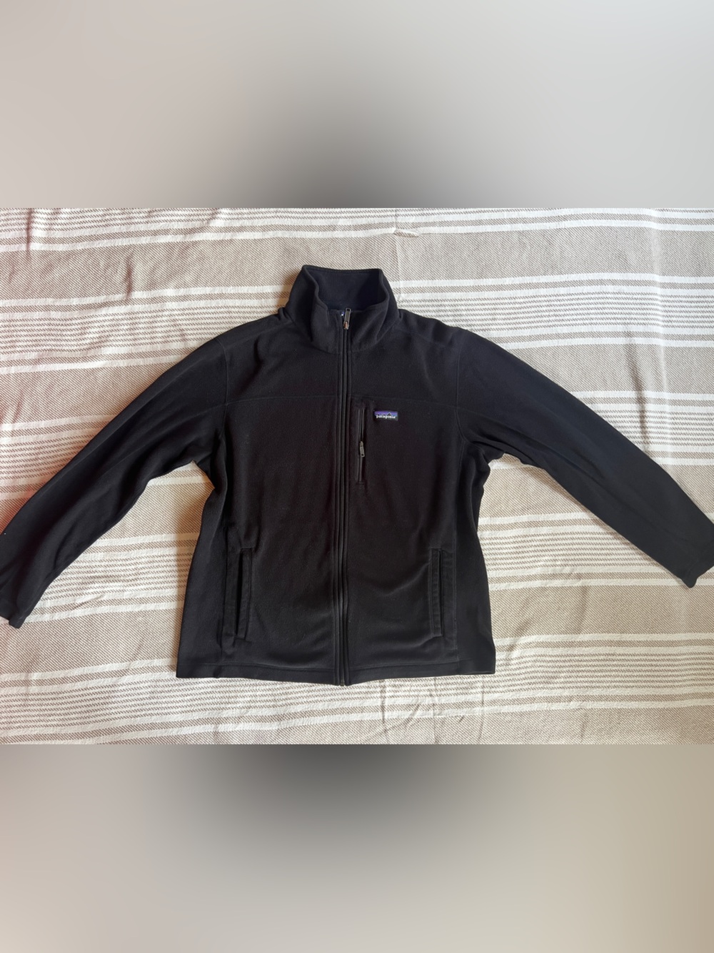 Patagonia L Men’s Black Full-Zip Fleece Jacket Classic hiking outdoors layer